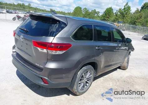 2017 Toyota Highlander Xle z USA, uszkodzony, nr VIN 5TDJZRFH9HS435958